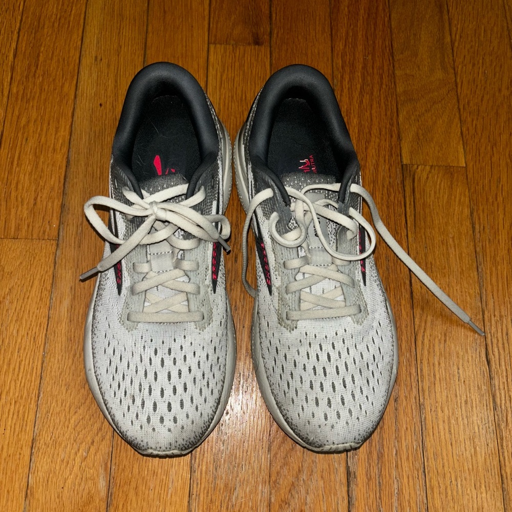 Women's Brooks Ghost 16 Grey Gargoyle Pink Sneakers 🩷🩶